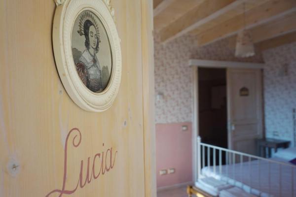 A la foto es mostra l'objecte Rocca dell'Innominato situat a la ciutat de Lecco.