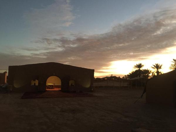 A la foto es mostra l'objecte Camp Sahara inspiration situat a la ciutat de M'Hamid El Ghizlane.