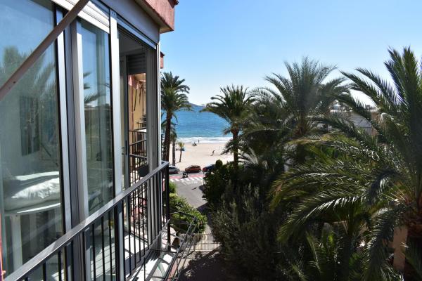 A la foto es mostra l'objecte Poniente Turia TRG situat a la ciutat de Benidorm.