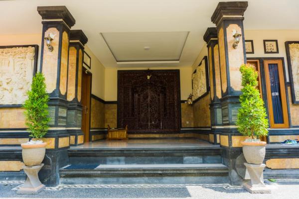 A la foto es mostra l'objecte Cakra House situat a la ciutat de Denpasar.