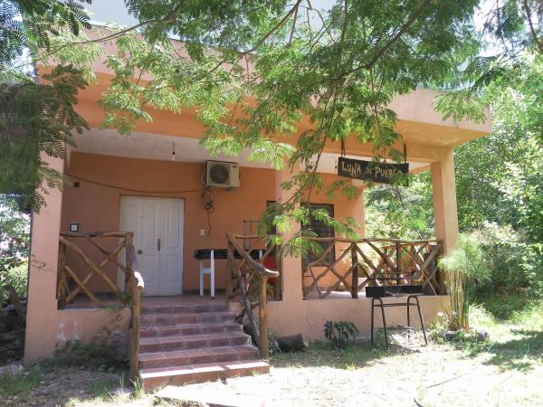 A la foto es mostra l'objecte Cabaña Luna de Pueblo situat a la ciutat de Salta.