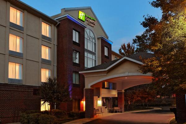På bildet vises objektet Holiday Inn Express Richmond-Brandermill-Hull Street by IHG som ligger i byen Brandermill.