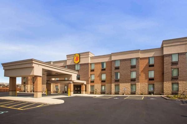 Bilde 1: Super 8 by Wyndham St. Louis North