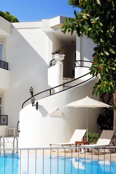 Στη φωτογραφία φαίνεται το αντικείμενο AÇELYA OTEL που βρίσκεται στην πόλη Yaka.