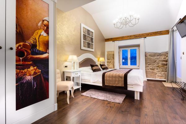 På bilden syns objektet Hotel Heritage Forza som ligger i staden Baška.