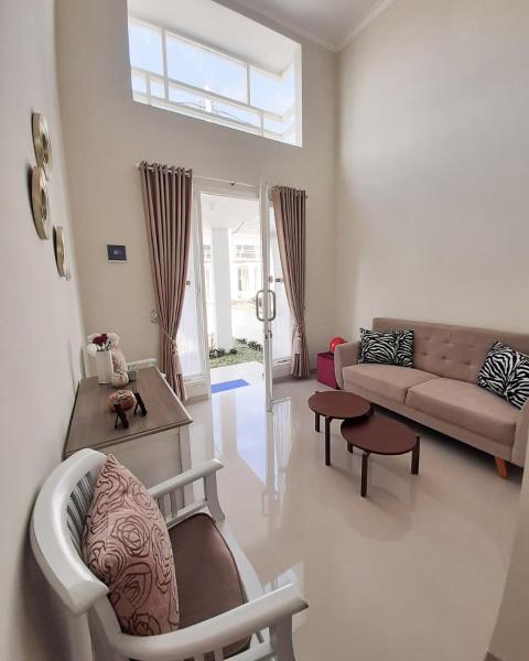 Nella foto è visibile l'oggetto Villa Blossom Kayana Regency E7 situato nella città di Batu.