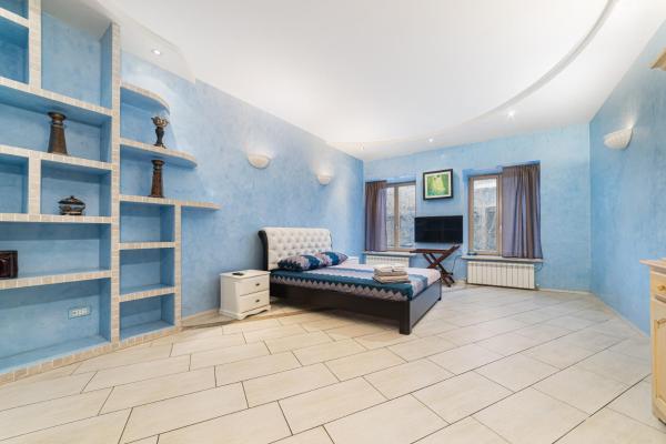 A la foto es mostra l'objecte Deribasivska Vip 4-room Apartment situat a la ciutat de Odessa.