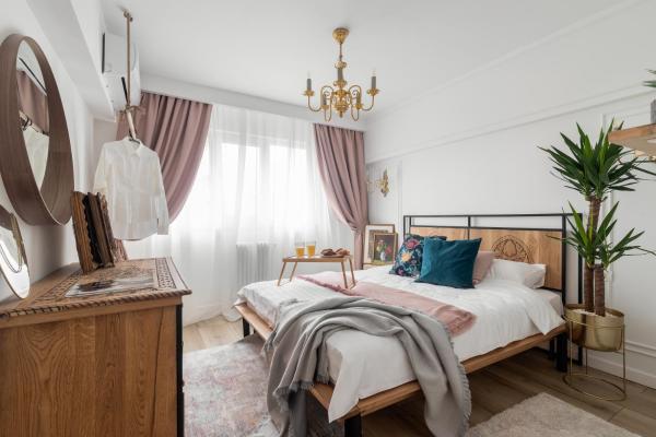 Na zdjęciu widoczny jest obiekt Eclectic 3 bedroom Calea Victoriei by Urbanesq położony w mieście Bukareszt.