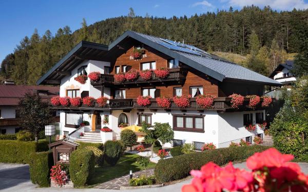 A la foto es mostra l'objecte Försterhäusl situat a la ciutat de Seefeld in Tirol.