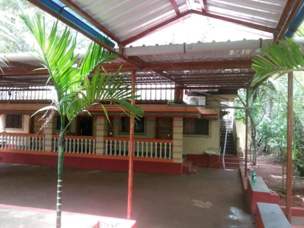 Na fotografii je vidět objekt Kulswamini home stay nacházející se ve městě Malvan.