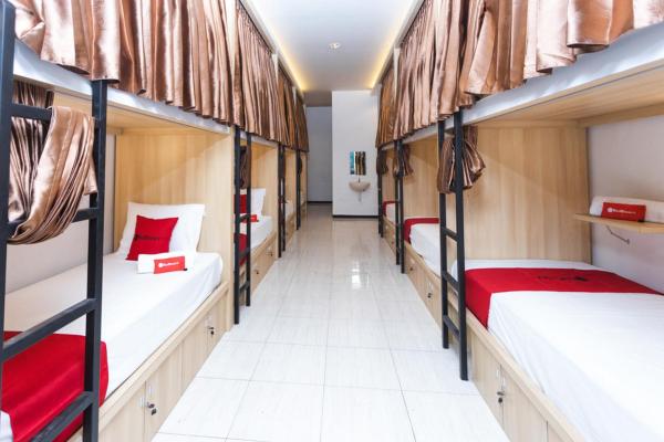 På billedet ses objektet RedDoorz Hostel @ Malang City Center 2 beliggende i byen Malang.