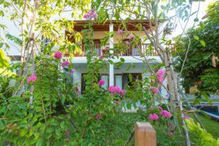 Vina Beach Pool Villas, Hội An