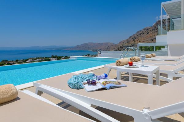 På billedet ses objektet Villa Dione in Pefkos, Lindos area beliggende i byen Lindos.