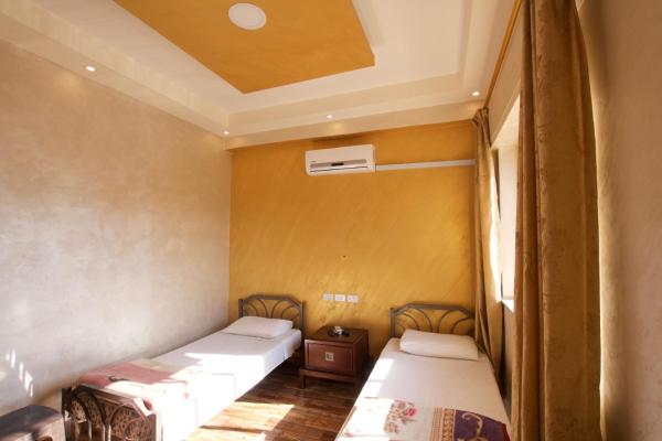 På billedet ses objektet Erasmus Student House By Sunrise Hostel beliggende i byen Amman.