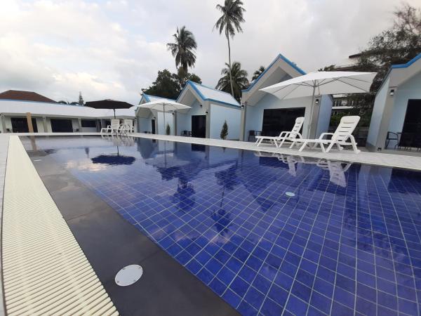 På billedet ses objektet CC Beach Resort beliggende i byen Khanom.