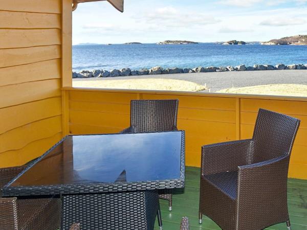 A la foto es mostra l'objecte 6 person holiday home in Aukra situat a la ciutat de Gossa.