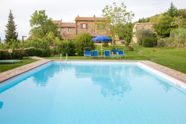 Farmhouse With Pool, Views