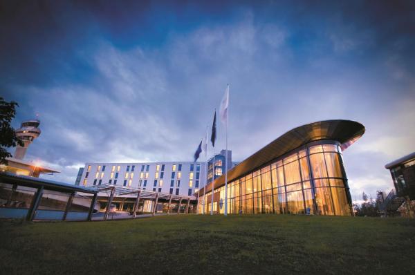 På billedet ses objektet Radisson Blu Hotel, Trondheim Airport beliggende i byen Hell.