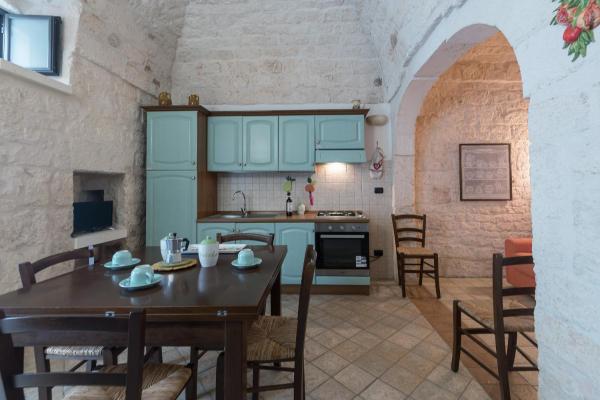 A la foto es mostra l'objecte Civico 15 situat a la ciutat de Ostuni.