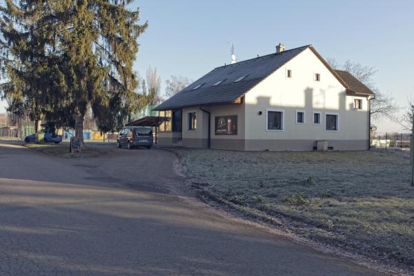 Na fotografii je vidět objekt Penzion&Pizzerie U Massima nacházející se ve městě Vyškov.