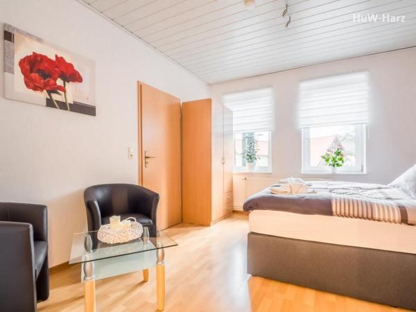 På billedet ses objektet Ruhiges Apartment am Waldrand mit Schlossblick beliggende i byen Wernigerode.