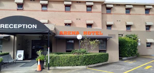 På billedet ses objektet Arena Hotel (formerly Sleep Express Motel) beliggende i byen Chullora.