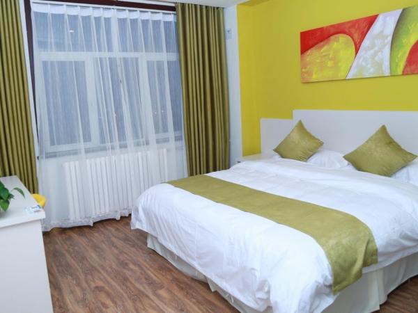 Na zdjęciu widoczny jest obiekt Shell Chengde Longhua County Xingzhou Road Hotel położony w mieście Chengde.