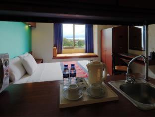 Microtel by Wyndham Eagle Ridge photo 8