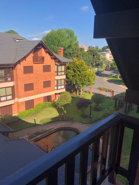 På billedet ses objektet Apartamento Duplex 3 quartos com piscina aquecida beliggende i byen Gramado.
