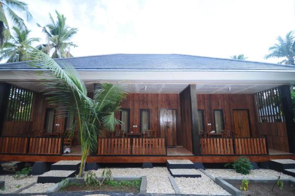 写真にはBenteng市にあるSunari Beach Resort 2が写っています。