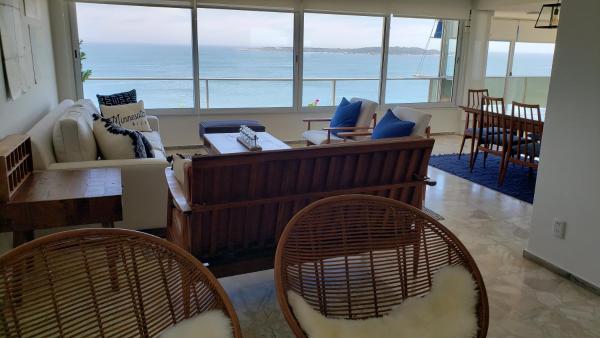 Amazing Oceanfront unit on Mansa Beach, Punta del Este