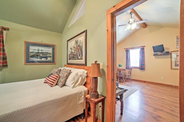 A la foto es mostra l'objecte 4 Mi to Museums: Cozy Branson Cabin situat a la ciutat de Branson.