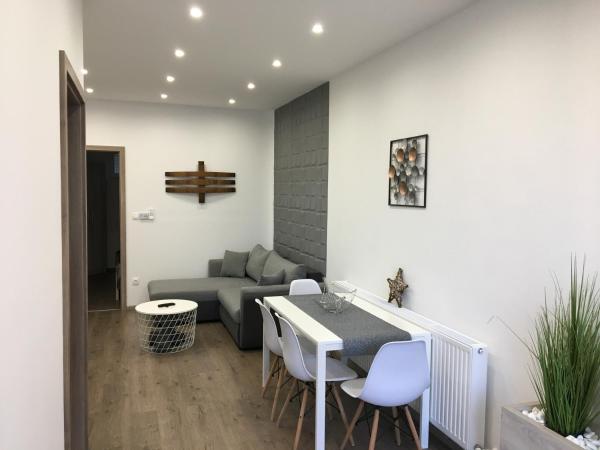 A la foto es mostra l'objecte Főtér apartman II. situat a la ciutat de Márok.