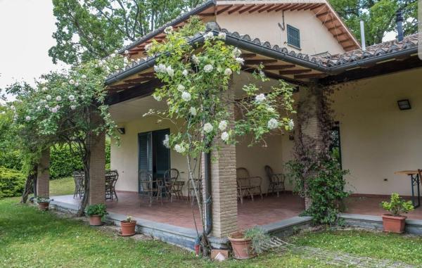 写真にはグッビオ市にあるAgriturismo Tognoloniが写っています。
