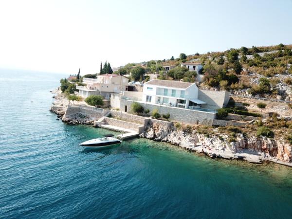 Villa Basthel Right By The Sea, Heated Swimming Pool With Jacuzzi, Sauna And Garage - Croatia