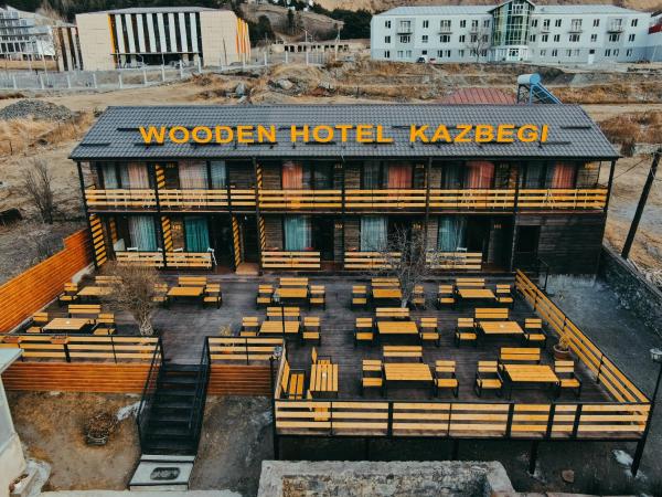 A la foto es mostra l'objecte Wooden Hotel Kazbegi situat a la ciutat de Kazbegi.
