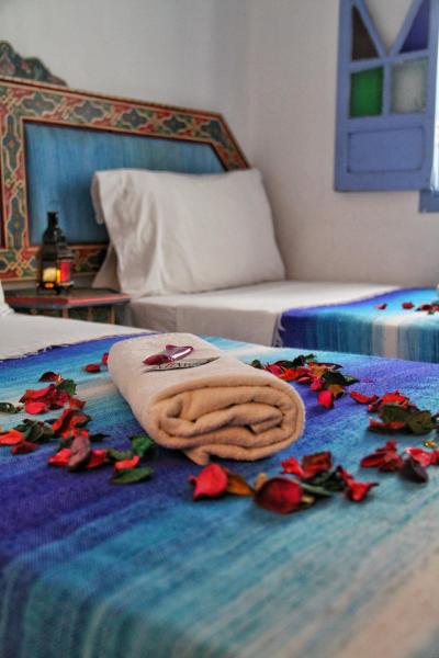 På bilden syns objektet Hotel Ouarzazate som ligger i staden Chefchaouene.