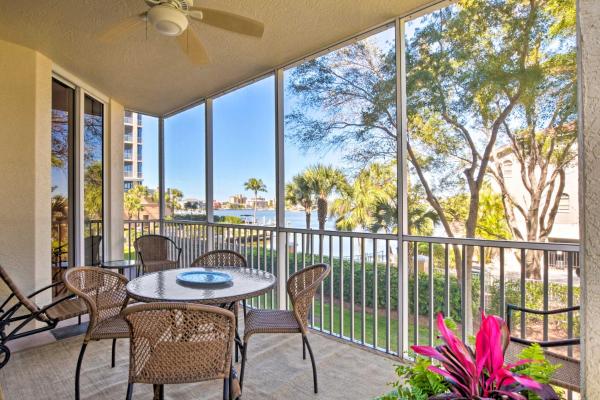 Na fotografii je vidět objekt Waterfront Condo with Lanai and Views - Walk to Beach! nacházející se ve městě Naples.