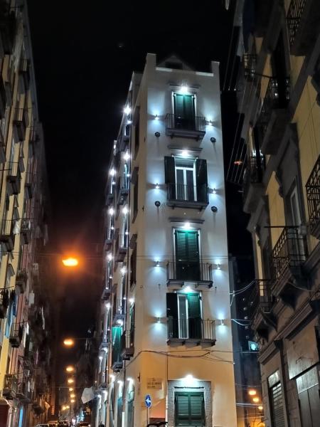 Na foto é possível ver o objeto Palazzo Settembrini 49 localizado na cidade de Naples.