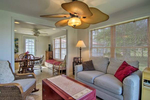 En la foto se muestra el objeto Charming Painter Home with Chesapeake Bay Views ubicado en la ciudad de Accomac.