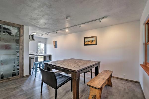 Bilde 9: Chic Studio with Grill - 25 Mins to Taos Ski Valley!