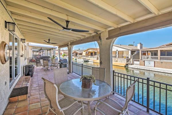 Na zdjęciu widoczny jest obiekt Waterfront Home in Parker with Mtn Views and Dock! położony w mieście Parker.