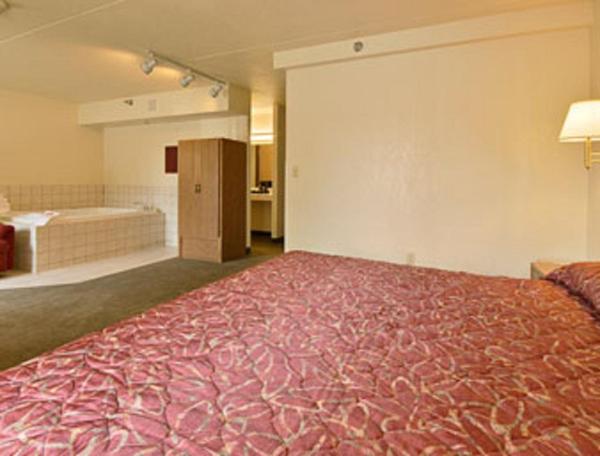 Photo 9 : Super 8 by Wyndham Bloomington/Airport