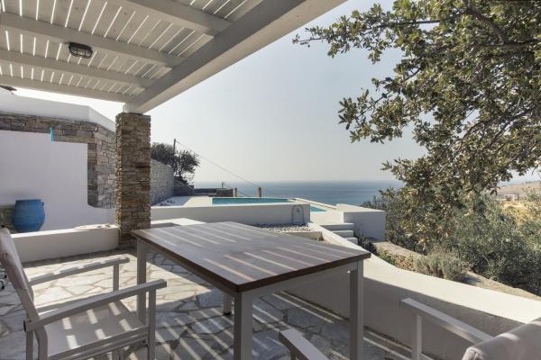 Nella foto è visibile l'oggetto Apartment with a sea view and swimming pool, in the area of Koundouros situato nella città di Ligia.