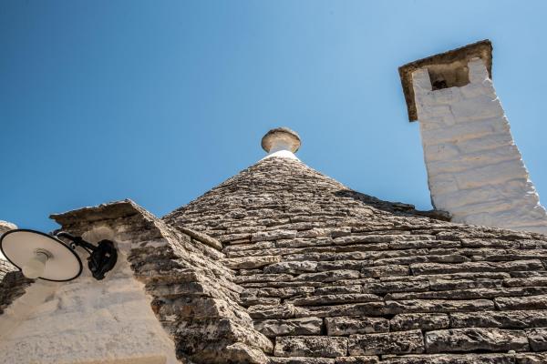 A la foto es mostra l'objecte Trulli Soave situat a la ciutat de Alberobello.