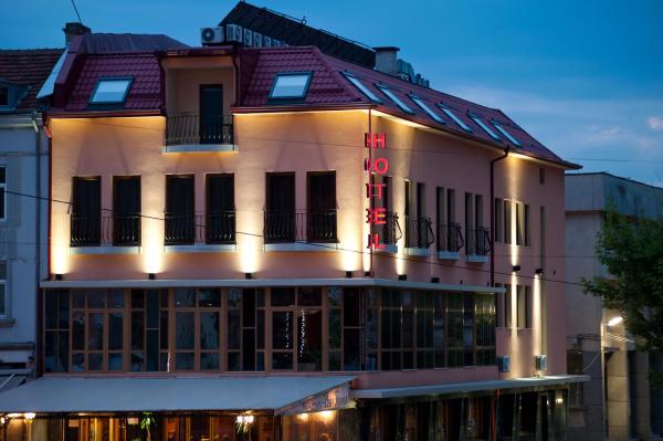 Nella foto è visibile l'oggetto Hotel Victoria situato nella città di Panagyurishte.