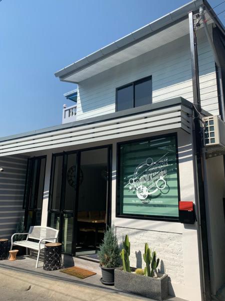 Youniverse Homestay - Chiang Mai