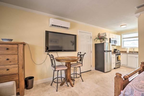 Billede 9: St Augustine Studio with Fire Pit - Walk to Beach!