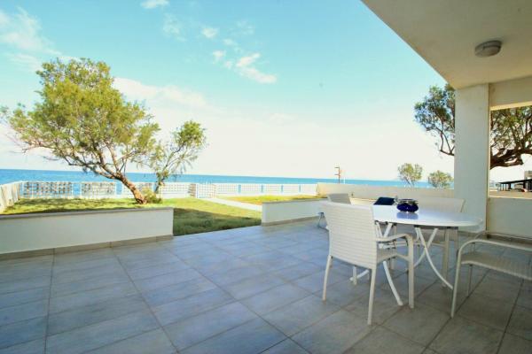 A la foto es mostra l'objecte Amoutsa Seaside Villa situat a la ciutat de Kolymvari.