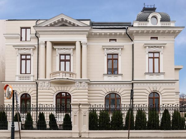 På bildet vises objektet Lahovary Palace Hotel som ligger i byen Bucureşti.